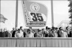 Tribüne zum 35. Jahrestag der Gründung der Kampfgruppen der DDR