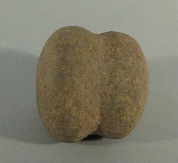 Stone bola