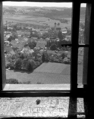 Erling: Kloster, Blick auf Erling, mit Fensterrahmen