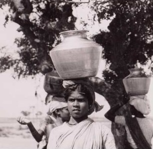 Indien, Wasserträgerin