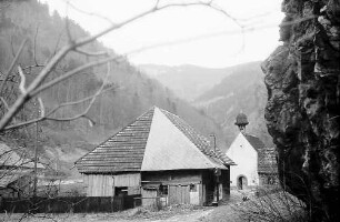 Hof und Nikolauskapelle bei Falkensteig im Höllental