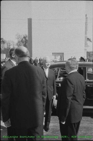 Ankunft von Dr. Karl Heinrich Lübke (Bundespräsident der Bundesrepublik Deutschland (BRD)) am Kernforschungszentrum Karlsruhe (KfK)