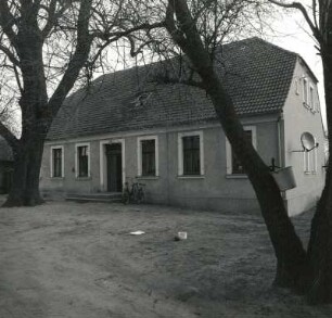 Goyatz-Guhlen, Am See 36. Gehöft (um 1800). Wohnhaus. Hofansicht der Eingangsseite