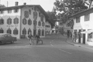Oberammergau: Gasse mit Hotel Post [Schuhhaus Wolf]