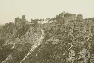 Honigsteine bei Rathen : Sächsische Schweiz. Blick von den Feldsteinen nach den Honigsteinen, den "Lamm" und der "Lokomotive" bei Rathen