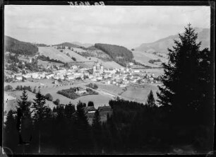 Österreich, Mariazell. Stadtteilansicht mit Basilika Mariä Geburt