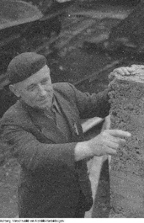 Bauleiter Hentschel, Brigadier Küntzel, Scheffler, VEB Altissa-Kamera-Werk Dresden, Brunhilde Diener, VEB Elbflorenz Dresden, Oberingenieur Haufe, Heinz Kubach, Heinz Nicolaus, Graphiker Wenzel, Hans Knappertsbusch, Direktor des Orchesters der Staatskapelle Dresden, u.a., Oktober 1956 - Mai 1957
