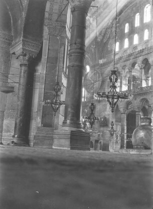 Kirchenansicht : Innenansicht Hagia Sophias in Istanbul.