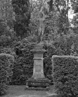Teatro di Verzura — Statue