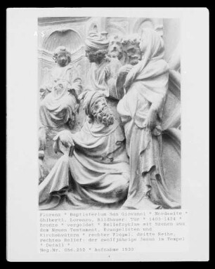 Tür — Reliefzyklus mit Szenen aus dem Neuen Testament, Evangelisten und Kirchenvätern — rechter Flügel, dritte Reihe, rechtes Relief: der zwölfjährige Jesus im Tempel