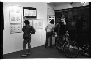 Kleinbildnegativ: Ausstellung in der Elefanten Press Galerie, Zossener Straße 32, 1984