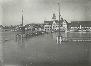 Friedrichshafen, Stadtansicht : Friedrichshafen. Blick auf die Stadt mit Pfarrkirche St. Nikolaus