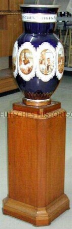 Vase (auf Säule) aus dem Arbeitszimmer von Wilhelm Pieck