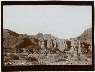 Seeterrasse im w. [wadi] firan im Hintergrund serbal