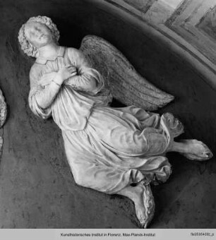 Grabaltar der heiligen Fina : Madonna und fliegende Engel
