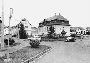 Ehemaliger Herrenhof, später Zigarrenfabrik; Reiskirchen, Hauptstraße 4, Wasserstraße, Hauptstraße 6, Brühlstraße