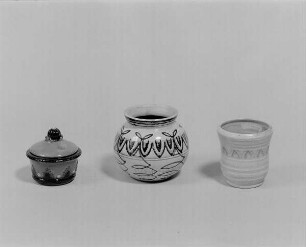 Vase : Dose und zwei Vasen (1920/1930; wohl K. Feuerriegel)
