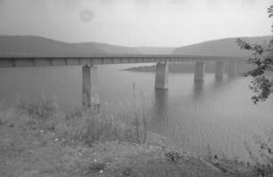 Okertal: Brücke über dem Stausee