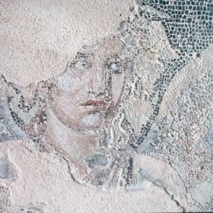 Delos. Haus der Masken. Kopf des jugendlichen Dionysos auf einem Mosaik am Nordkorridor, 150-100 v. Chr. 75