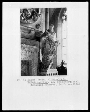 Rechte Seitenfigur - Der heilige Johannes Nepomuk