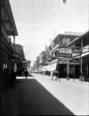 Port Said. Hauptstraße mit Geschäften