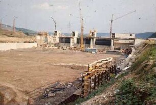 Obertürkheim, Wehr und Kraftwerk, flussaufwärts