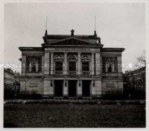 Leipzig, Ausgebranntes Gewandhaus
