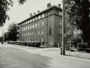 Glauchau, Wohnanlage, Straßenansicht