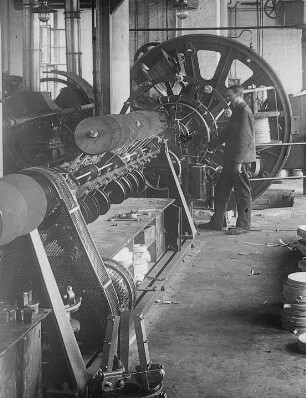 Papierwickler : Technikgeschichte | Technologie | Maschinenbau und Eisengiesserei | Elektrotechnische Industrie