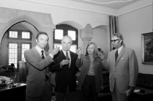 Freiburg: Regierungspräsidium; Empfang: Ministerialdirigent, Person, Dr. Joseph Epp (Erwachsenenbildung)