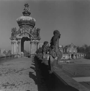 Dresden. Zwinger, Kronentor von der Terrasse der Langgalerie N
