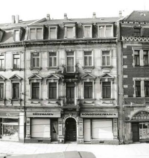 Dresden-Blasewitz. Wohn- und Geschäftshaus, Naumannstraße 7. Straßenfront