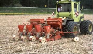 Fotografie: Säverfahren, Mulchsaat, Mais, Einzelkornsämaschine, Unterfußdüngung, Terrareifen