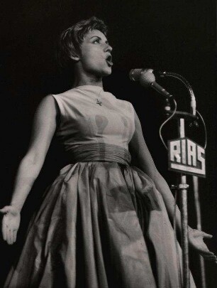 Annie Cordy