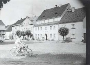 Marktplatz in Übigau : Bauwesen - öffentliche und andere Gebäude. Ort: Wbohow / Übigau (Kreis Herzberg). Marktplatz