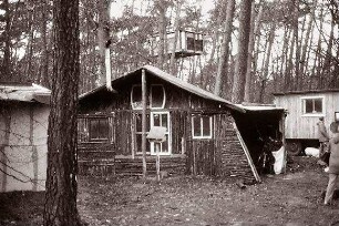 Startbahn-West: Hüttenbau