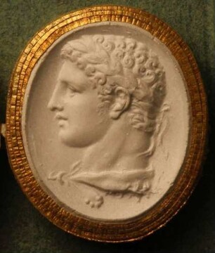 Profilkopf des jungen Herkules mit Olivenkranz und Löwenhaut (Daktyliothek, Erstes Mythologisches Tausend)