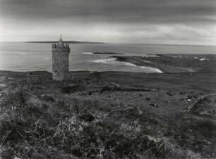 Alter Wachturm bei Doolin, Grafschaft Clare, an der Küste der Cliffs of Moher