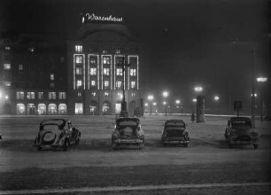 Dresden, Altmarkt, Wohn- und Geschäftshäuser und Warenhaus "Howa" im Winter