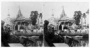 Kalkutta (Indien). Jaintempel. Ansicht mit Touristen