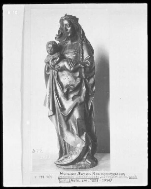 Stehende Muttergottes