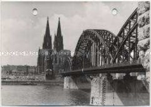 Köln, Hohe Domkirche St. Petrus und Hohenzollernbrücke