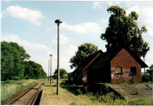 Lütte Empfangsgebäude Güterschuppen Laderampe Bahnhofslaterne