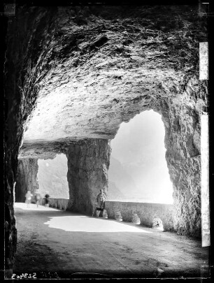 Axenstrasse, Tunnel