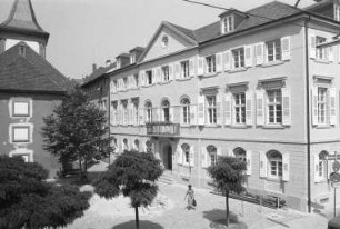Staatliches Oberschulamt. Wiedereinzug in das Dienstgebäude Kreuzstraße 11 nach Totalrenovierung des Gebäudes