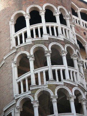 Wendeltreppenturm von 1499 am Palazzo Contarini del Bovolo