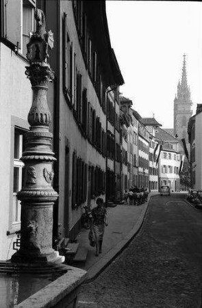 Basel: Basilisken-Brunnen am Rheinsprung