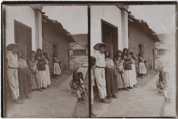 Guajajara Indians in front of Kissenberth's house in Barra do Corda