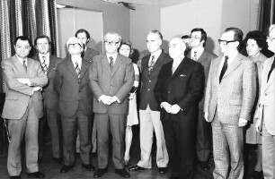 Freiburg: Hotel Stadt Freiburg; Bundesverdienstkreuz für Alfred Löffler MdL, überreicht durch Ministerpräsident Dr. Filbinger