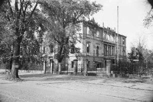 Dresden, Tiergartenstraße? Ruinen von kriegszerstörten Villen, August 1945 & Dresden, Zoologischer Garten Dresden, kriegszerstört, August 1945